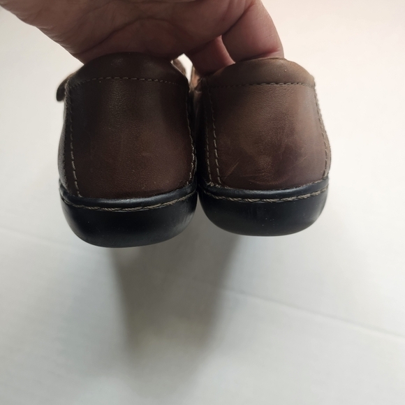 CLARKS Bendables Brown Leather Slip On Clog Shoes Size 8 - Picture 9 of 12